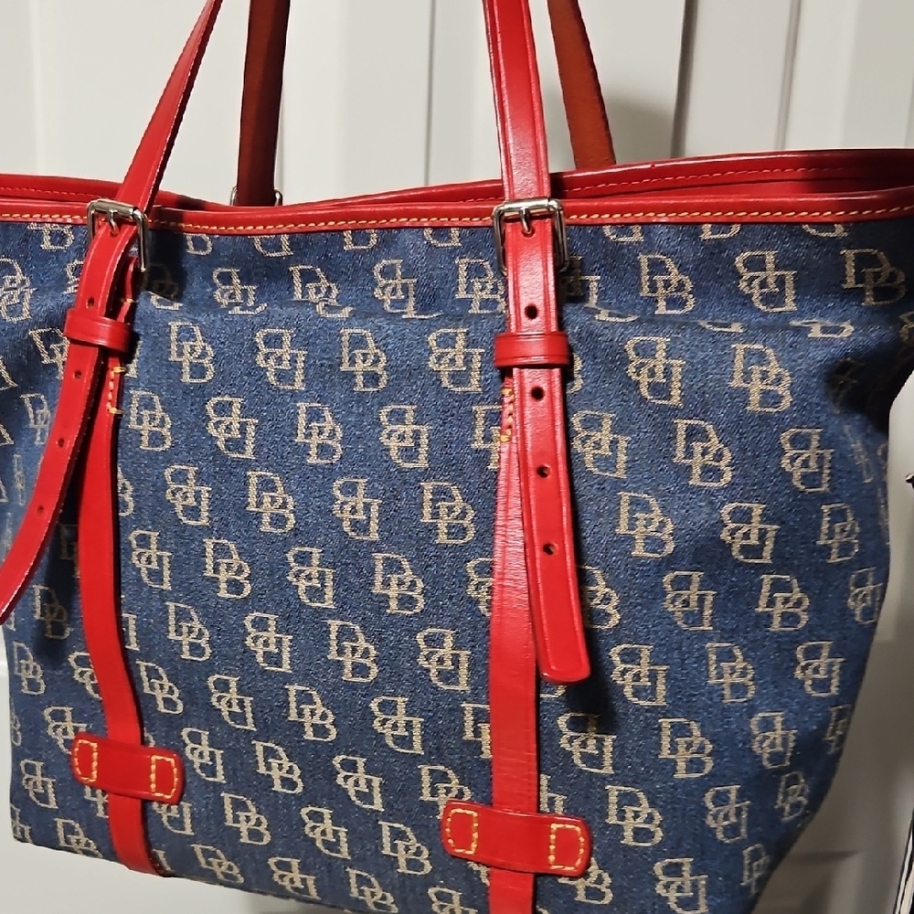 Dooney & Bourke EUC Denim Signature Tote - Picture 2 of 16